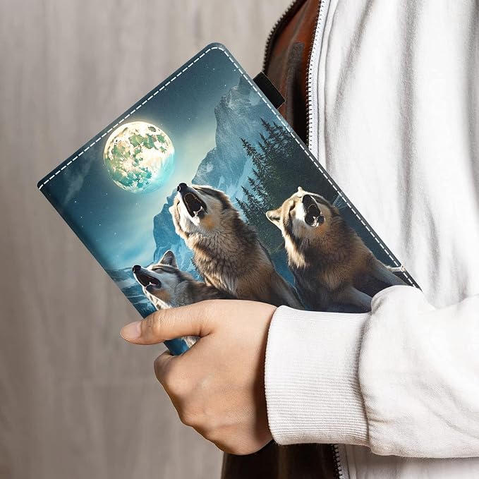Wolf Howling Under the Moon-1