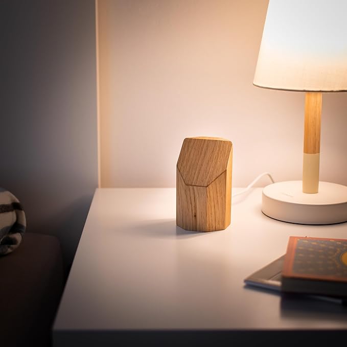 Wooden Magnetic Wireless Charger for Apple iPhone Android. Fast Qi2 25W Induction Station Stand Magnets Type C Cable. All Wooden Oak Design.