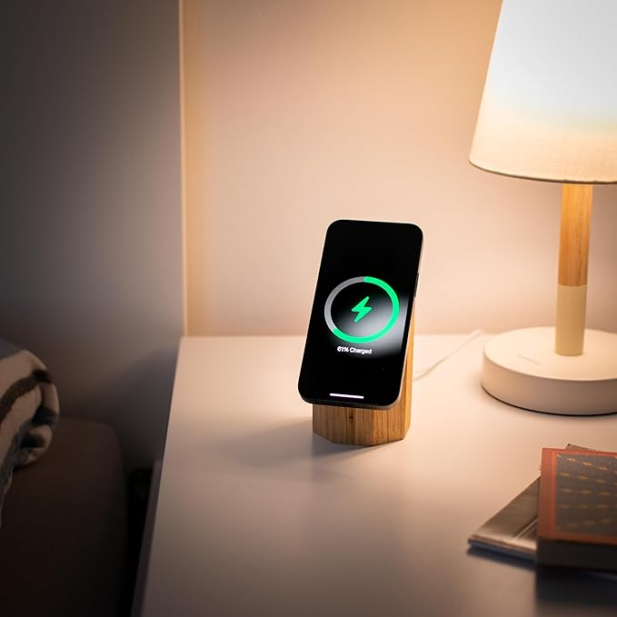 Wooden Magnetic Wireless Charger for Apple iPhone Android. Fast Qi2 25W Induction Station Stand Magnets Type C Cable. All Wooden Oak Design.