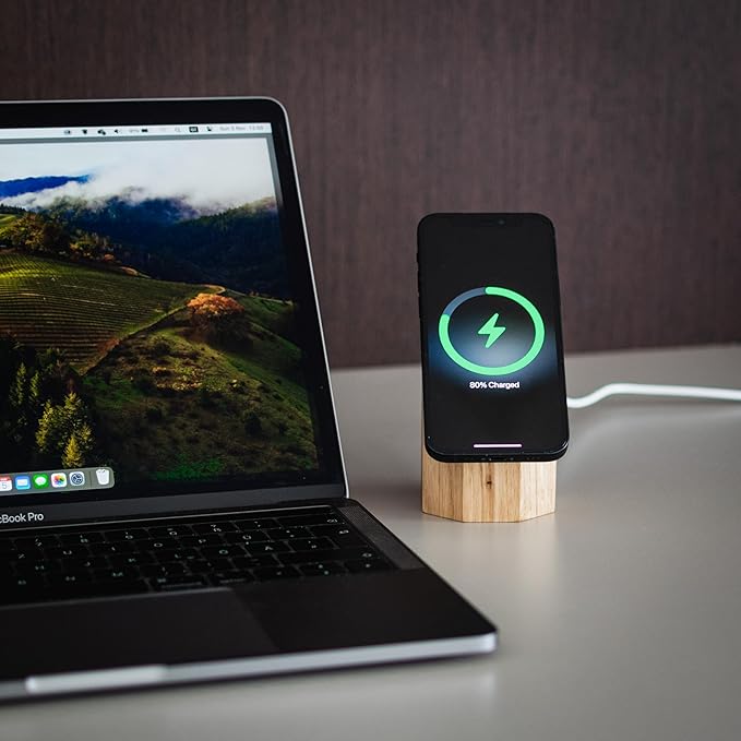 Wooden Magnetic Wireless Charger for Apple iPhone Android. Fast Qi2 25W Induction Station Stand Magnets Type C Cable. All Wooden Oak Design.