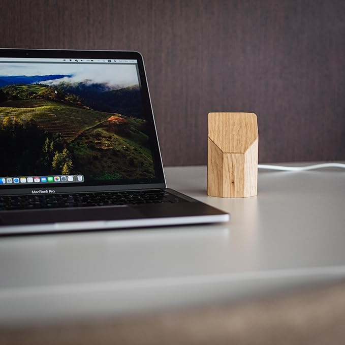 Wooden Magnetic Wireless Charger for Apple iPhone Android. Fast Qi2 25W Induction Station Stand Magnets Type C Cable. All Wooden Oak Design.