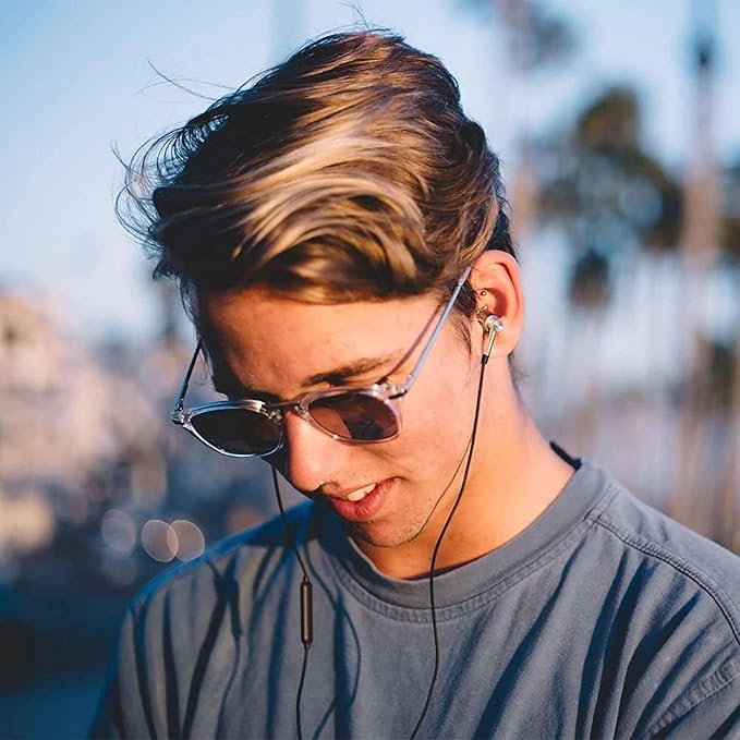 1MORE Triple Driver in-Ear Earphones Hi-Res Headphones with High Resolution Bass Driven Sound MEMS Mic in-Line Remote High Fidelity for Smartphones/PC/Tablet - Silver