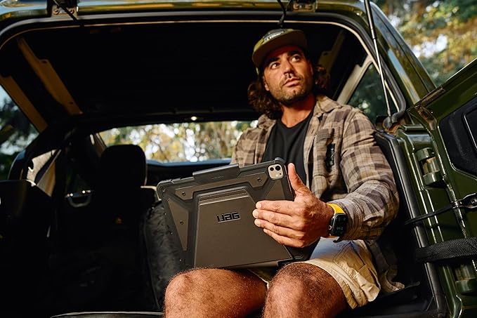 URBAN ARMOR GEAR UAG Designed for iPad Pro 13 Case M5 2025 8th Gen M4 2024 7th Gen A3360 A3361 A3362 A2926 Adjustable Multi-Angle Stand Pencil Holder Auto Sleep/Wake Folio Cover Metropolis SE Black