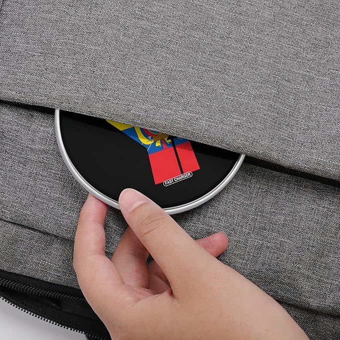 Ecuador Flag Resist Wireless Charger Anti-Slip Wireless Charging Pad Slim Charger Mat for Men Women